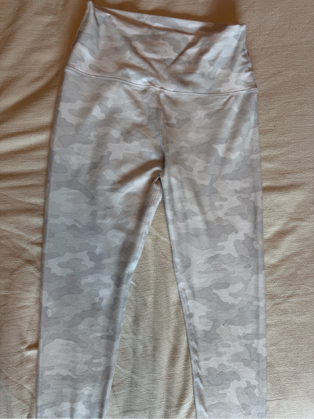 Scorpio Sol Light Gray Camo High-Waist Leggings